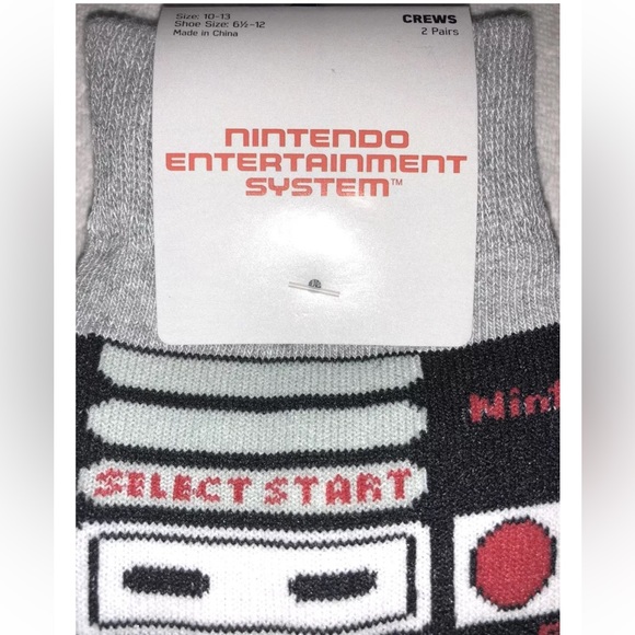 Nintendo Crew Socks 2 Pair Men 6.5-12 Gray Black w Controller Classic NES Gamer - Picture 2 of 9